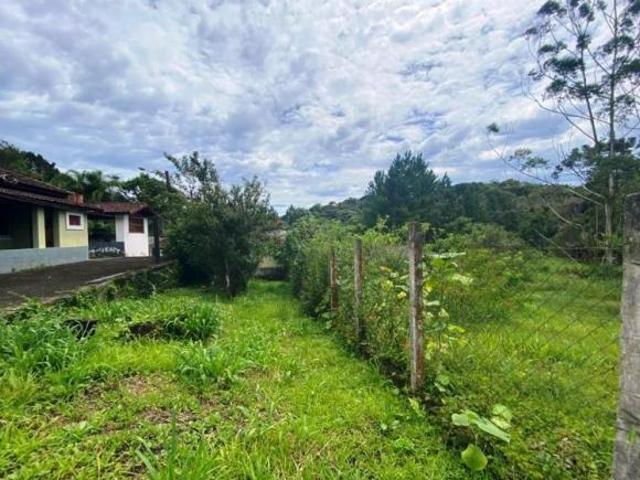 Sítio em Juquitiba com área de 15.000,00 m² com 3 lagos
