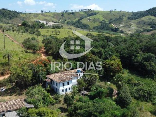 Sítio para Venda em Bonfim, Santo Antônio da Vargem Alegre, 5 dormitórios, 2 banheiros, 2 vagas