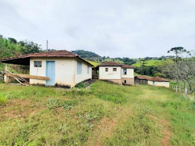Sítio para venda em Caldas