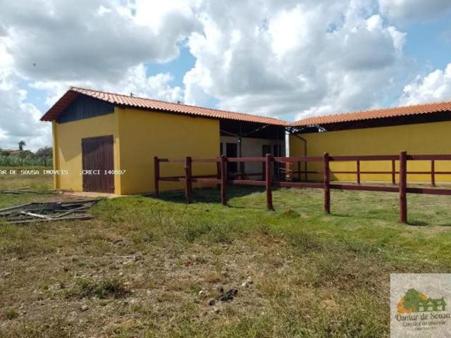Sítio para Venda em Cesário Lange, Rural, 3 dormitórios, 2 banheiros, 2 vagas