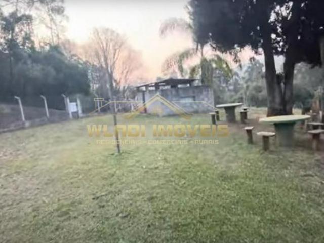 Sítio para Venda em Senador Amaral, 02 km da cidade, 3 dormitórios, 1 suíte, 2 banheiros, 1 vaga