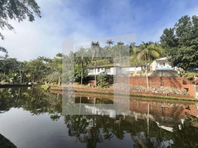 SÍTIO RICO EM ÁGUA, VALE DO FUTURO/ SP COD: 5940 F: 11 97302 9229 CESAR