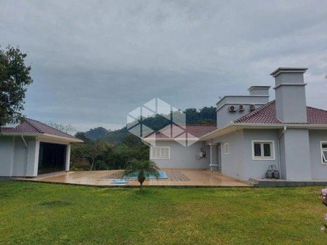 Sítio/Chacará porteira fechada com 03 dormitórios, 01 suíte, 02 vagas em Pareci Velho em Capela de S