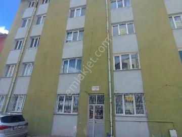 Sivas Yıldız Gayrımenkul'den Abdulvahabi Gazi Caddesinde 2+1 Masrafsız Kiralık Daire