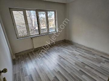 Sivas Yıldız Gayrimenkul'den Mehmetpaşa Mahallesi Giriş Kat 3+1 Satılık Daire !