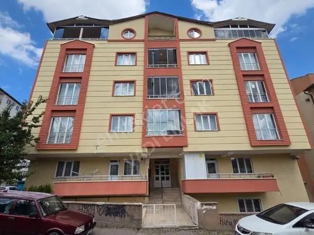 Sivas Yunusemre'de Satılık Geniş 3+1 Daire pazar Karşısı