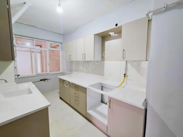Sivas Caddesi Üzeri Kiralık Yenilenmiş 3+1 Daire