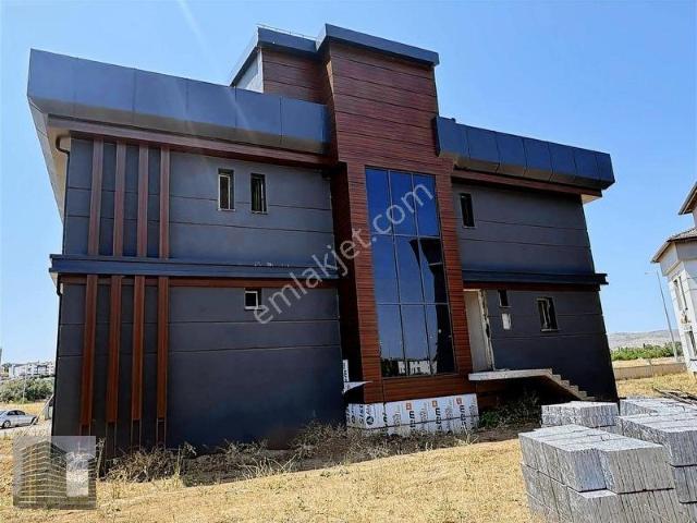 Sivas Esenyurt Mah. Cü Lojmanları Karşısı 6+1 Lüks Villalar