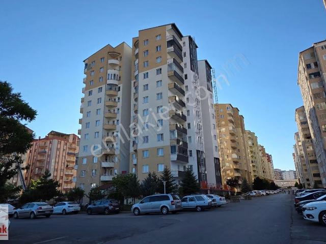 Sivas Şeyhşamil Mah. Mega Kent Sitesi 3+1 135 M² Daire