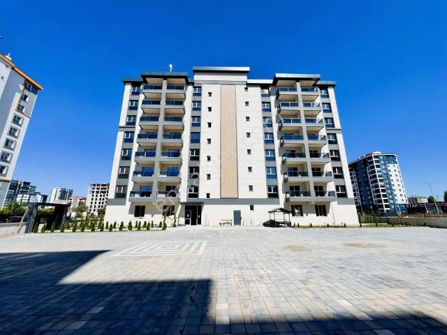 Sivas Gmt Emlak'tan Kardeşler'mah Satlık Ultralüx 1+1/50m2 Daire