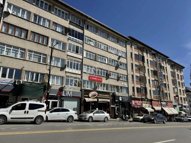 Sivas Gmt Emlak'tan Hikmetışık'cd Satılık Arakat 3+1/130m2 Daire