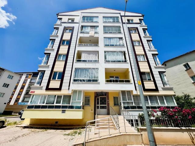 Sivas Gmt Emlak'tan M.akifersoy'mah Satlık Full 3+1/135m2 Daire!