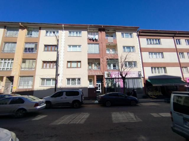 Sivas Merkez Akdeğirmen Mah. Satılık 3+1 Daire 2. Kat