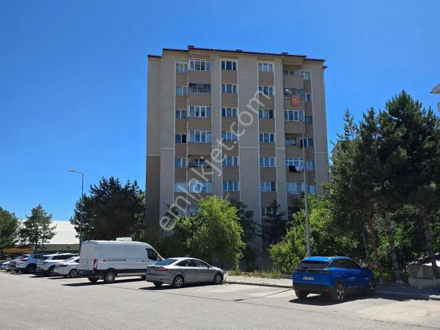 Sivas Merkez Yenişehir Mah. Satılık 2,5+1 Daire