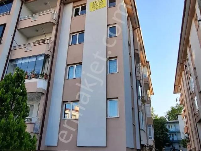 Sivas Mevlana Mahallesi'nde Satılık 3+1 Ferah Daire