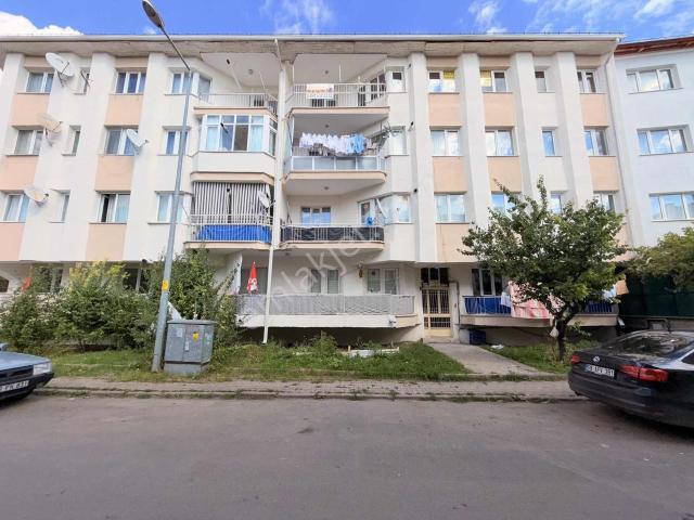 Sivas Ozan Emlak'tan Akdeğirmen'de Kiralık 3+1 Bakımlı Daire