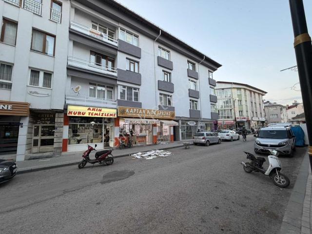 Sivas Ozan Emlak'tan Çarşıbaşı'nda Satılık 3+1 Daire