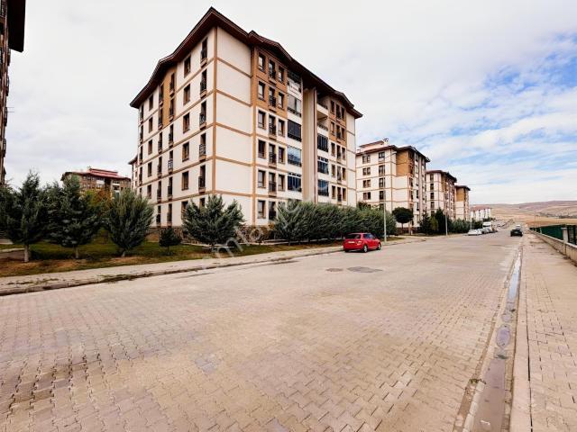 Sivas Ozan Emlak'tan Danışment Gazi'de Kiralık 3+1 Temiz Daire