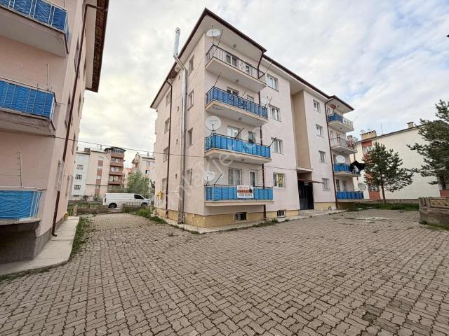 Sivas Ozan Emlak'tan Diriliş'te Satılık 3+1 Masrafsız Daire