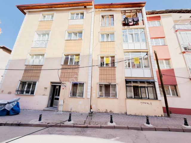 Sivas Ozan Emlak'tan Ece'de Satılık 3+1 Arakat Daire