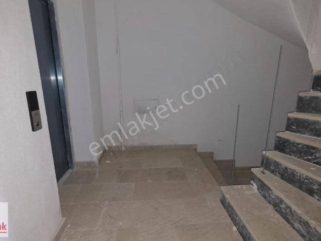 Sivas Satılık 2+1 Daire 88m2 Yerden Isıtma Kapalı Otoparklı