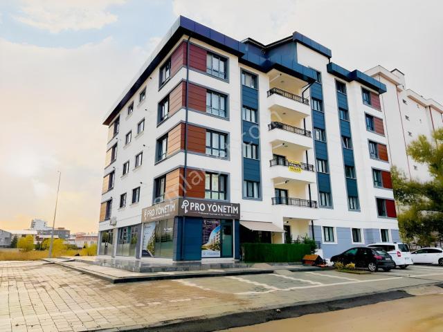 Sivasgmtemlak Kardeşler'mah Ultra Lüx Full Eşyalı 2+1/70m2 Daire