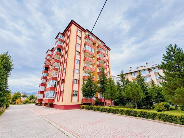 Sivasgmtemlak'tan M.akifersoy'mah Kiralık Arakat 3+1/154m2 Daire