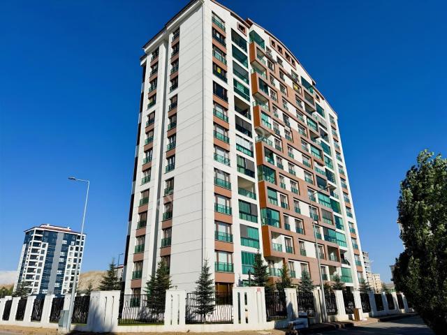 Sivasgmtemlak'tan Kardeşler'mh Style Home Sitesi 4+1/170m2 Daire
