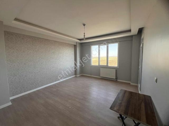 Siverek Caddesi Üzeri Kiralık 3+1
