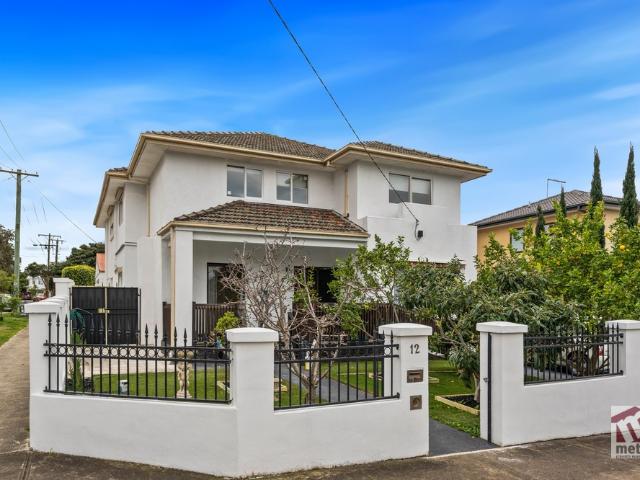 SIX BEDROOMS & A LOCATION TO LOVE!