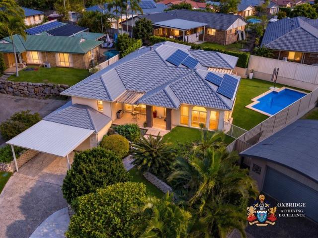 SIX BEDROOMS, A POOL, ROOM FOR EVERYONE. THIS ONE WON'T LAST!