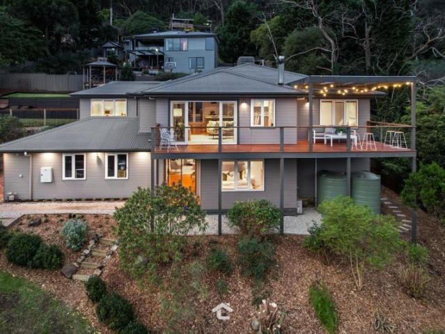 Six Bedrooms, Sunset Views and Room for Everyone
