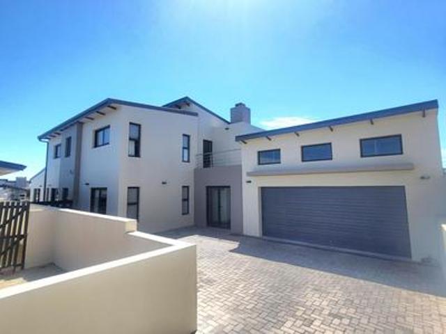 six bedrooms, two houses in one, can.