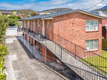 Flat for sale in Sandy Bay - Parking