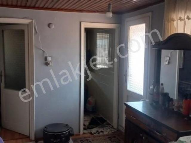 Siyavuspaşada Merkezi Konumda Satılık Dubleks Daire