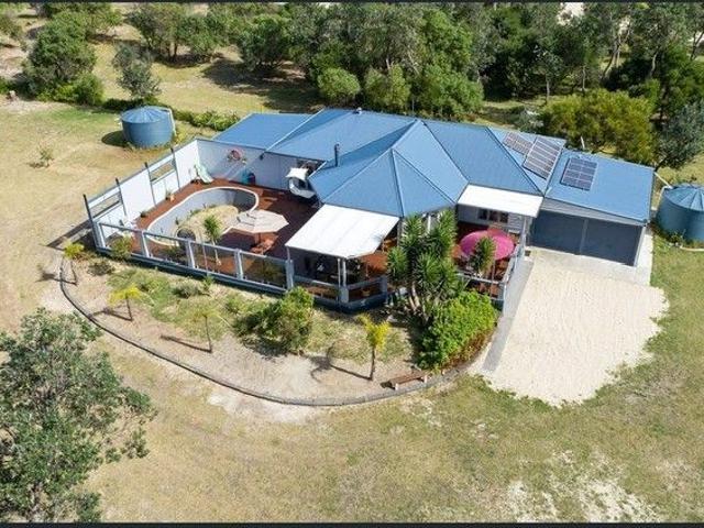 Sizeable house on huge block. Private and Peaceful. Completely off grid Block size 2736m2 approx