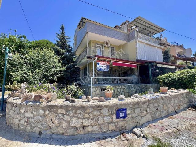 Soğucak Dağcılar Sitesinde Köşebaşı Deniz Manzaralı 3+1 Villa