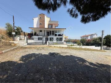 Soğucakta Deniz Manzaralı Özel Havuzlu Müstakil Villa