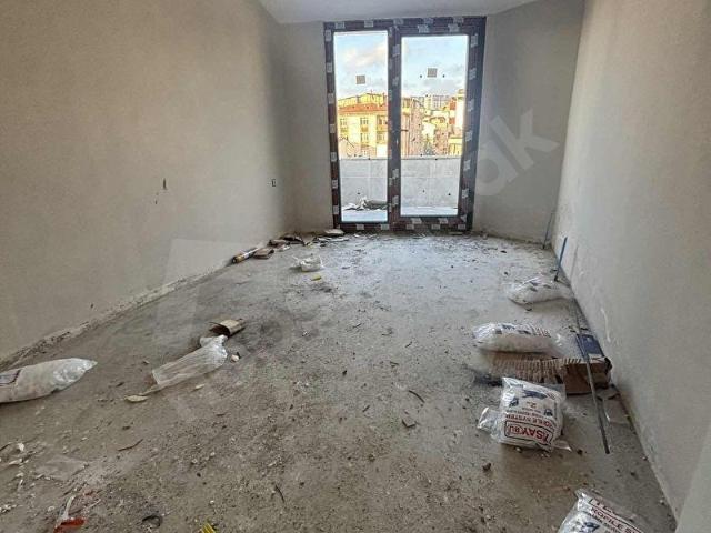 SÖĞÜTLÜÇEŞME CADDE ÜZERİ 2+1 SATILIK 75m2 4.ÜNCÜ KAT DAİRE