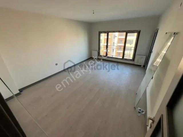 Söğütlü Toki 3+1 Kiralık Doğalgazlı Daire