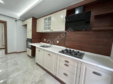 Soğancılar Caddesi'nde Havuzlu Site İçinde Satılık 2+1 Daire
