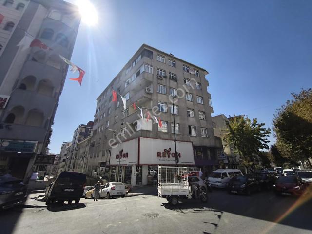 Soğanlı Meydan Cadde Üzeri Çok Geniş 3+1 Satılık Daire