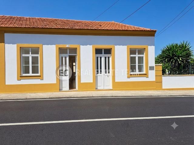 SÓ CAPITAIS PRÓPRIOS* Três artigos urbanos com potencial para habitação, negócio ou arrendamento em Eixo