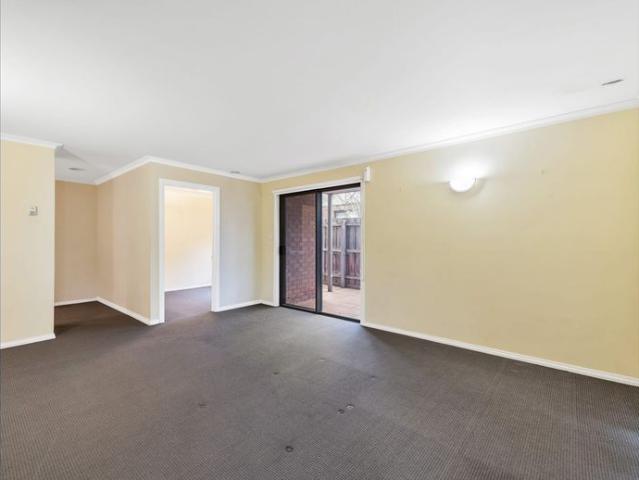 SO CONVENIENCE! 3 MINUTES WALK TO BLACKBURN TRAIN STATION AND SHOPS!