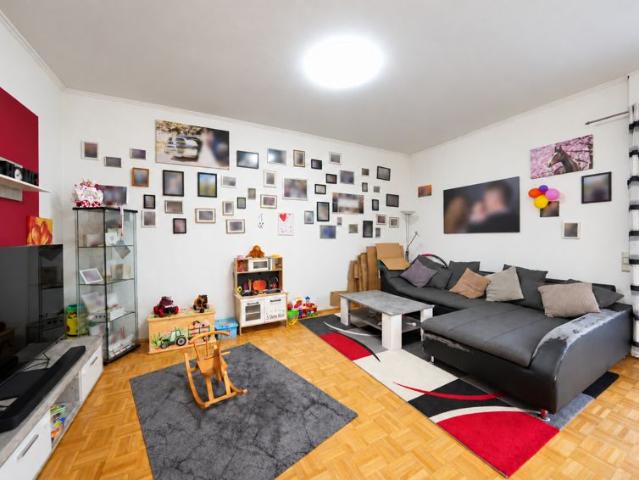 So geht „Landleben“: Zauberhaftes Reihenhaus in Fischeln mit Terrasse, Garten und Stellplatz
