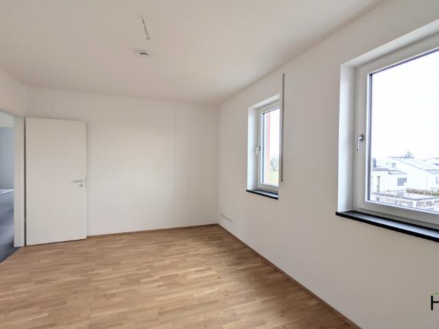 So gut wie ein Neubau – Erstbezug nach Komplettsanierung – 3 Zimmer & 2 Terrassen