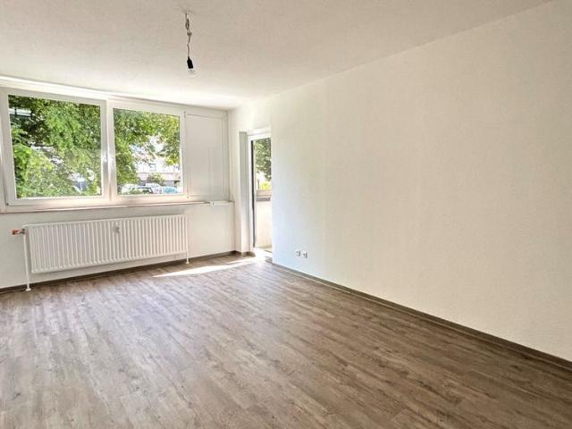 So macht wohnen Spaß: Schöne & frisch renovierte 3 Zimmer Wohnung