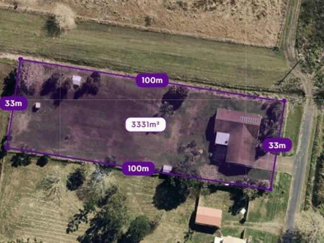 SO MUCH POTENTIAL ON 3,331m² SPACE SOLID CONSTRUCTION HUGE BLOCK FUTURE POTENTIAL BURNETT HEADS