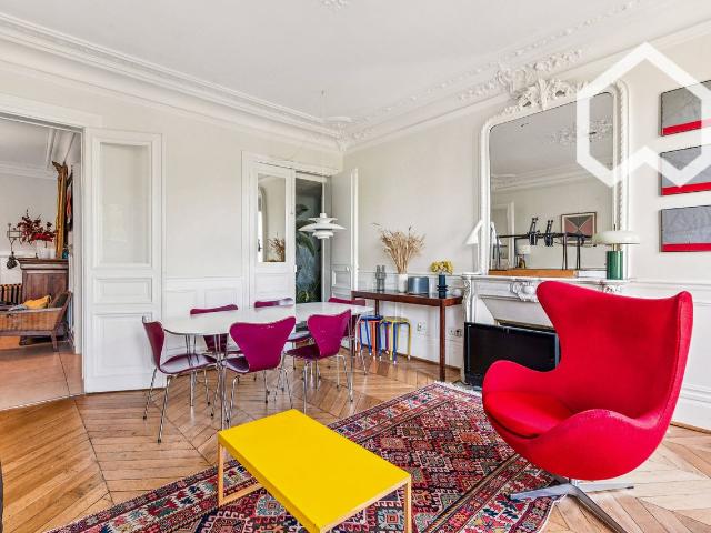 So Parisian in Montmartre 4 bedrooms, Paris Amsterdam Apartments for Rent