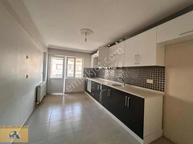 Soma Cuma Pazarı Civarında Kiralık 2+1 Daire